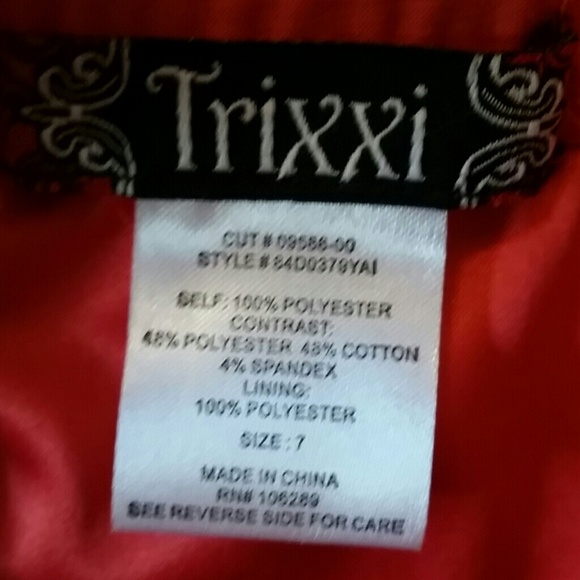 Size 7 juniors dress - Picture 3 of 3